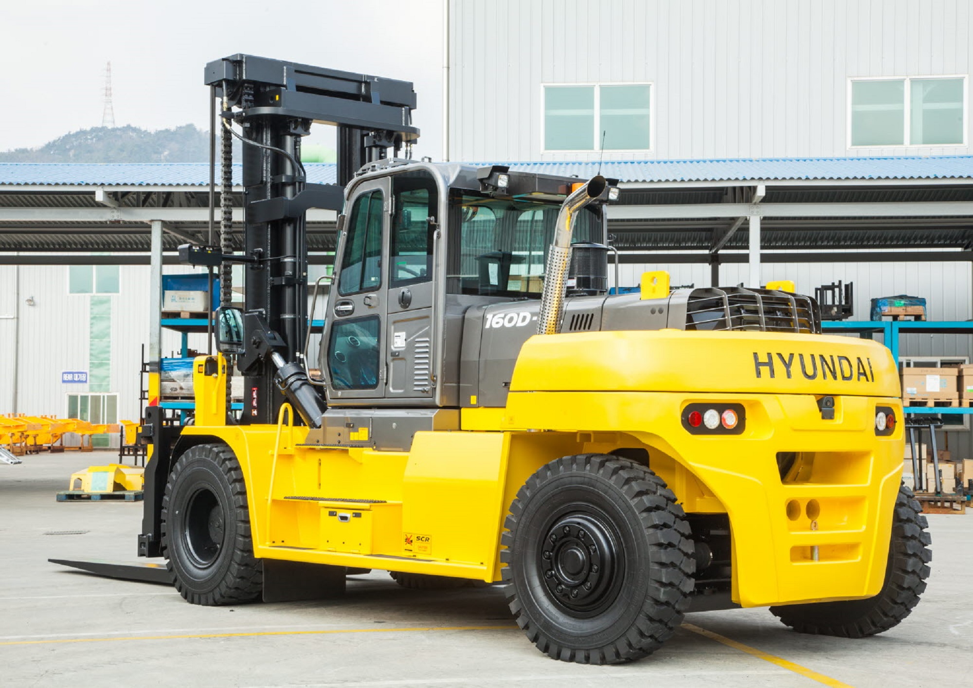 Дизельный вилочный погрузчик Hyundai 160D-9L